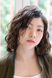 横浜元町　美容院　アゴラルルディ　ヘアカタログ　ウェーブ　パーマ